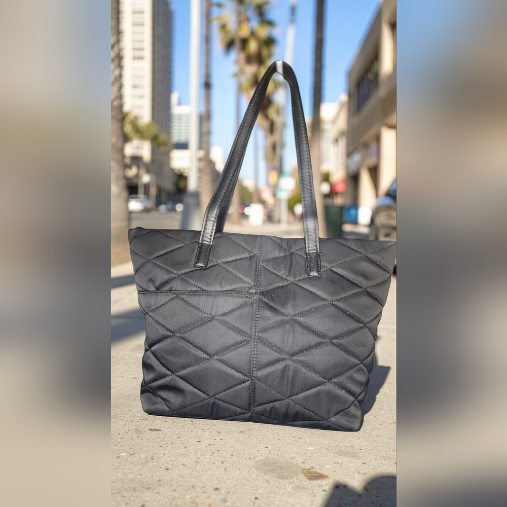Radley London Charleston Large Quilted Black Zip-Top Tote - Picture 4 of 16